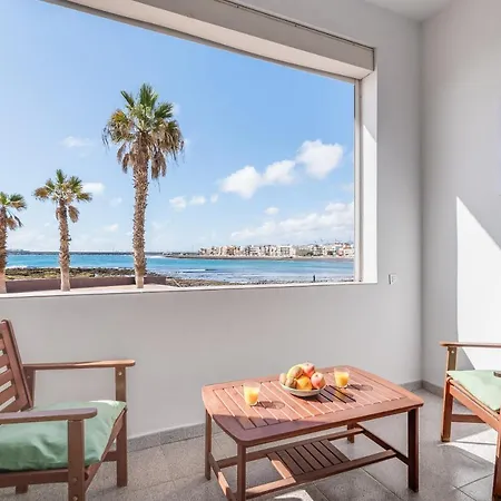 شقة Home2book Lovely Beachfront أريناغا